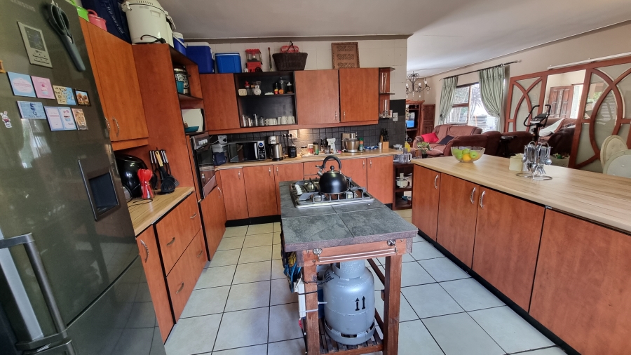 8 Bedroom Property for Sale in Die Bos Western Cape